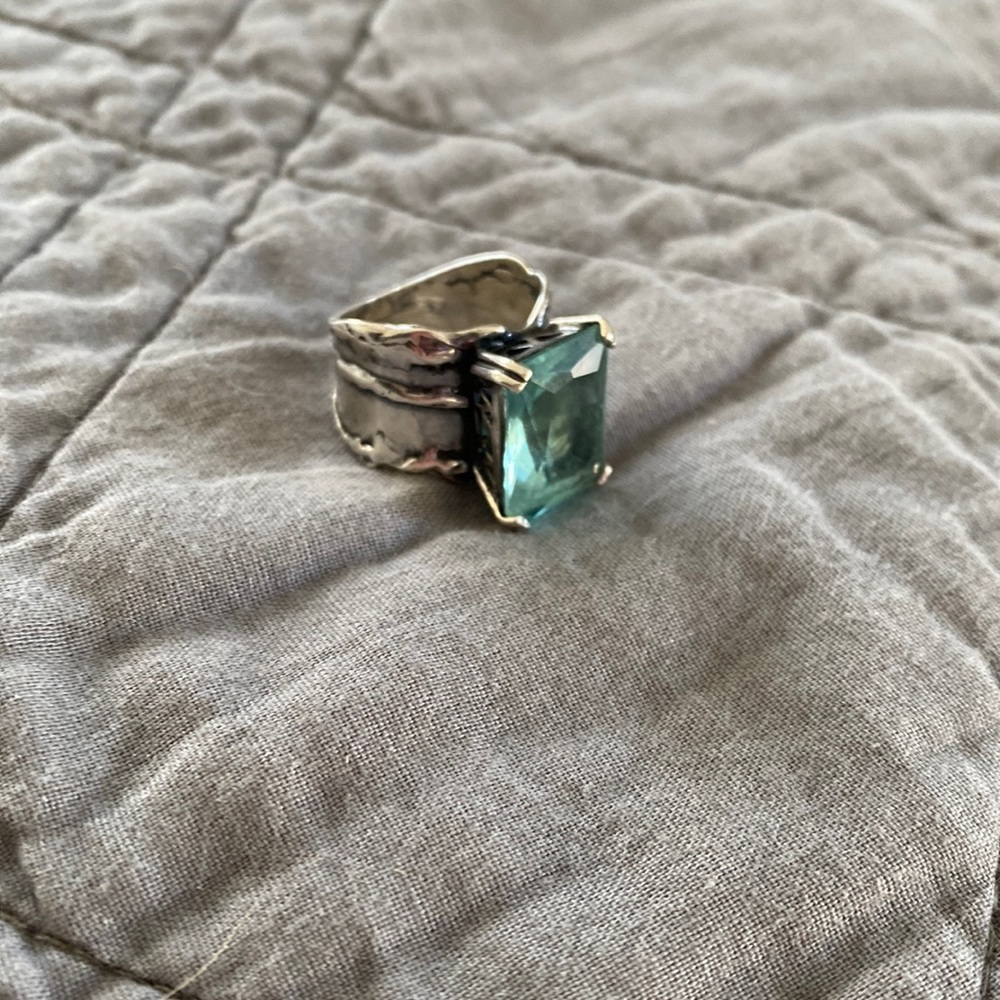 Silpada size 7 silver and aqua ring